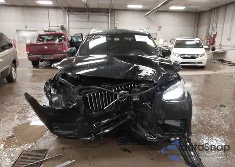 2022 Volvo Xc90 T6 Momentum 7 Passenger z USA, uszkodzony, nr VIN YV4A22PK7N1808541